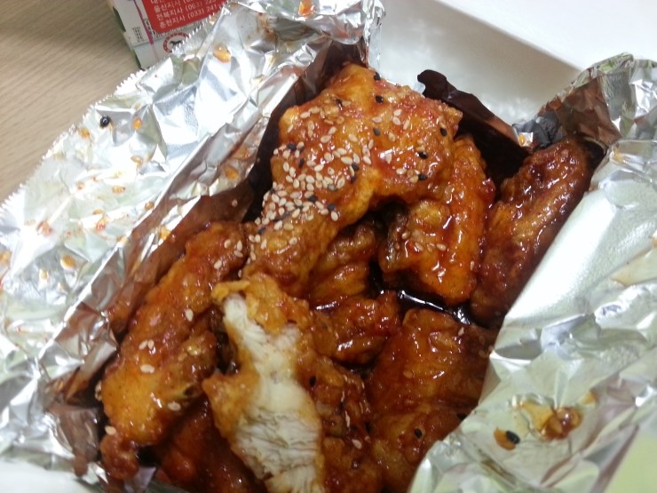 반반치킨 이미지