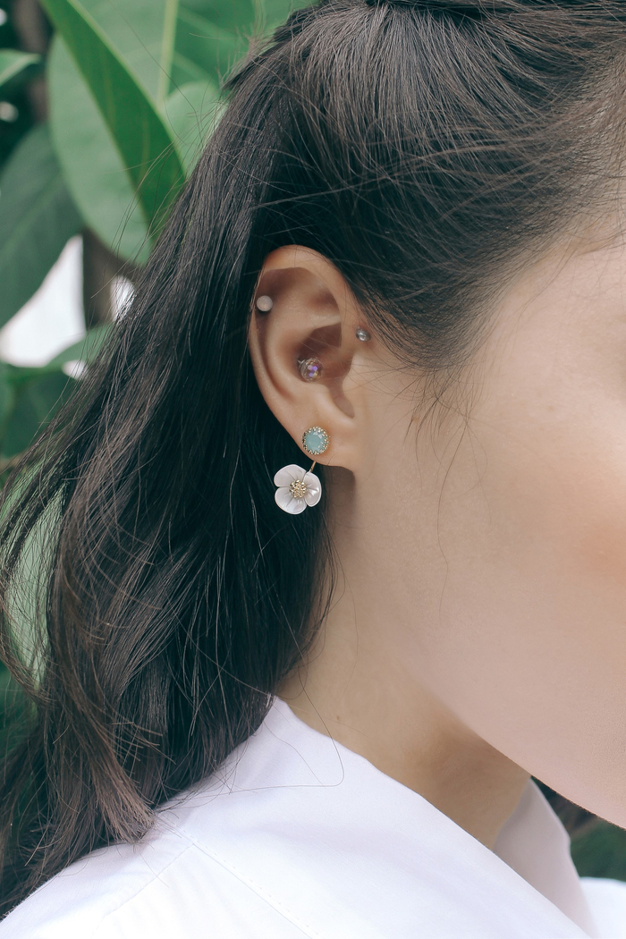 <b><p>Camellia earring A taste sniper Uque Good</p></b><b><p>椿 イヤリング お好み狙撃 ユニークな ポイントサイクル良い 20代の女性 ラブリーな</p></b><br /><br /><p align='center'>